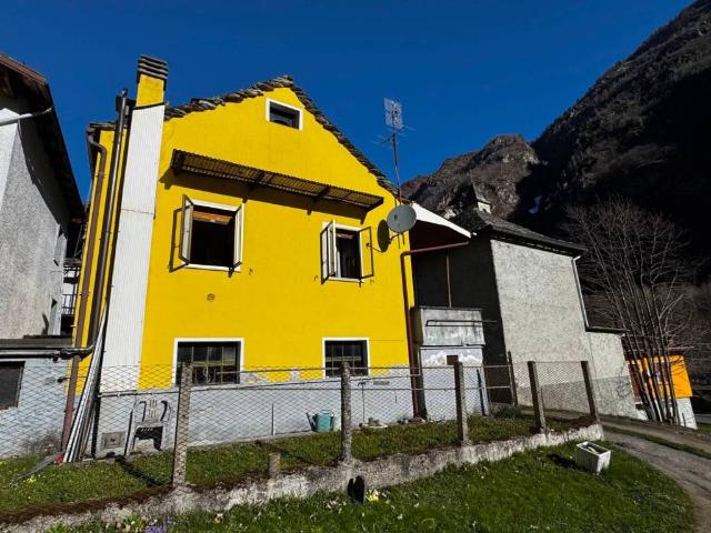 Villa Indipendente in affitto a Bannio Anzino, Piemonte