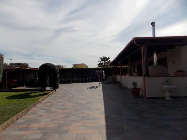 Villa Indipendente in affitto a Torregaveta, Bacoli