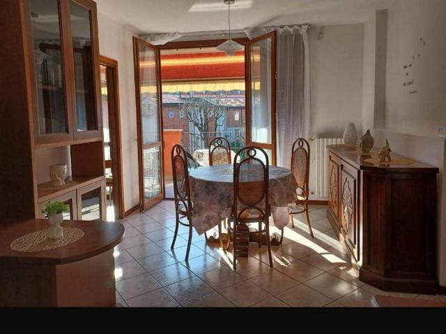 Villa Indipendente in affitto a Canton Sciattin, Bollate