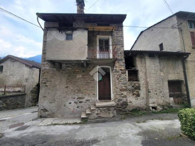 Villa Indipendente in affitto a Buglio In Monte, Lombardia
