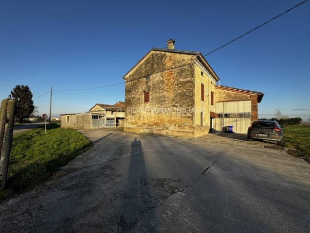 Villa Indipendente in affitto a Busseto, Reggio Emilia