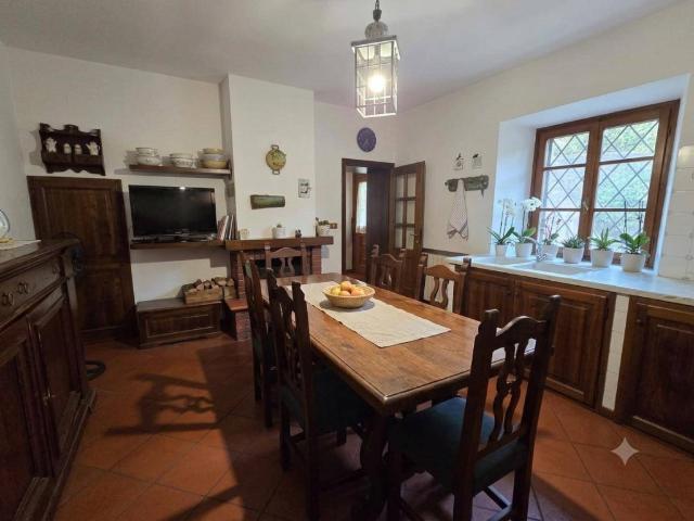 Villa Indipendente in affitto a Campello Sul Clitunno, Umbria