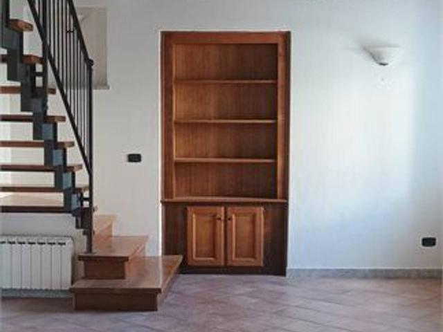 Villa Indipendente in affitto a Pontecimato, Carrara