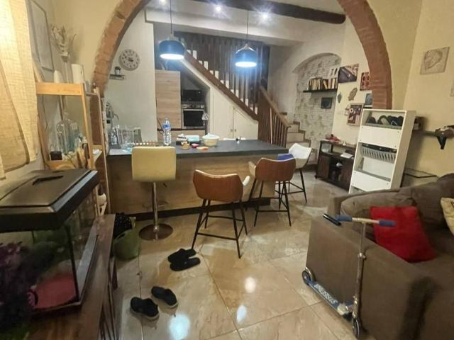 Villa Indipendente in affitto a Pontecimato, Carrara