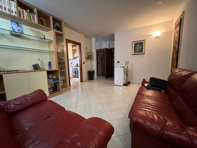 Villa Indipendente in affitto a San Donato, Cascina