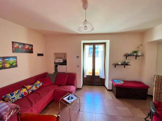 Villa Indipendente in affitto a Centro Valle Intelvi, Cerano D'intelvi