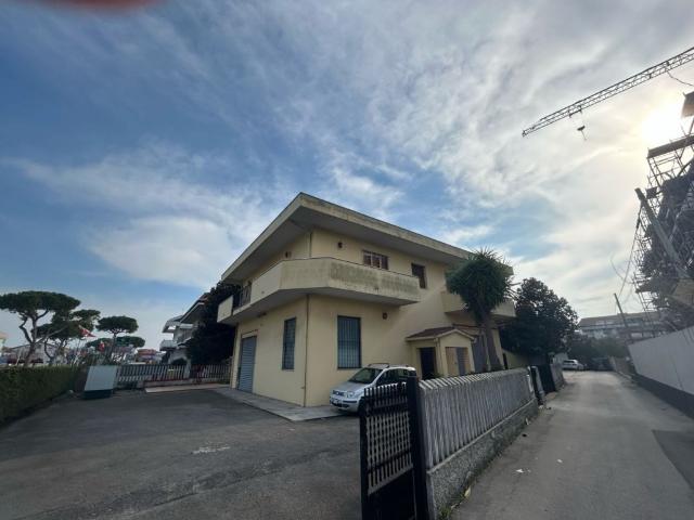 Villa Indipendente in affitto a Città Sant'angelo, Pescara