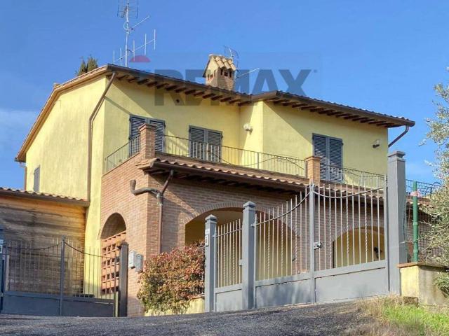 Villa Indipendente in affitto a Corciano, Umbria