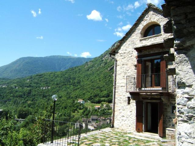 Villa Indipendente in affitto a Oira, Crevoladossola
