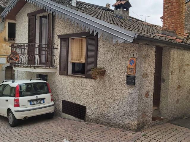 Villa Indipendente in affitto a Comunità Montana del Piambello, Cuasso Al Monte