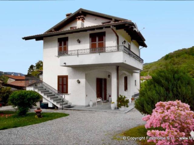 Villa Indipendente in affitto a Comunità Montana Valli del Verbano, Cuvio