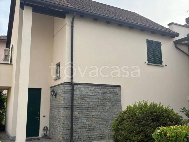 Villa Indipendente in affitto a Castello, Dervio