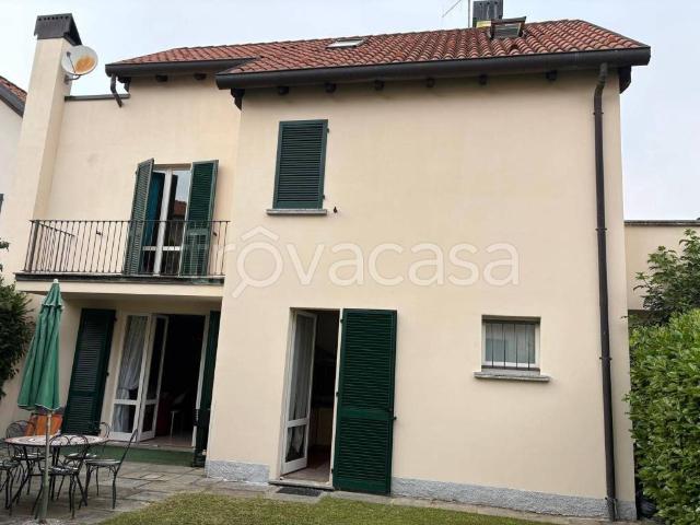 Villa Indipendente in affitto a Castello, Dervio