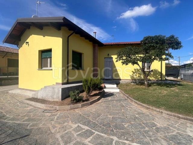 Villa Indipendente in affitto a Dorno, Lombardia