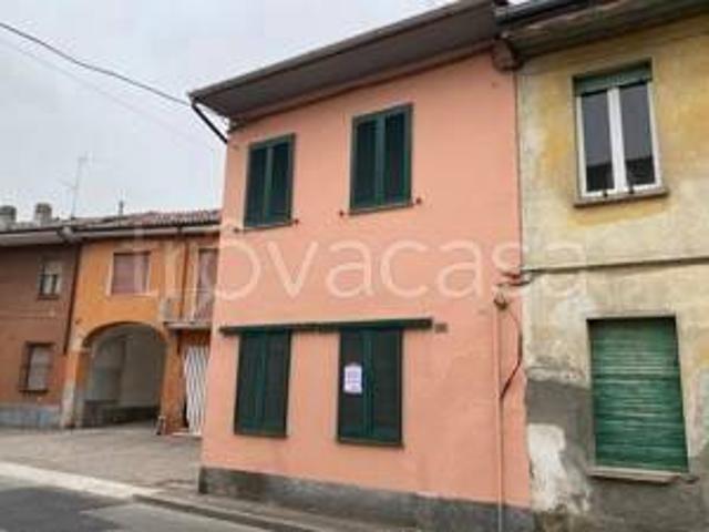 Villa Indipendente in affitto a Dorno, Pavia