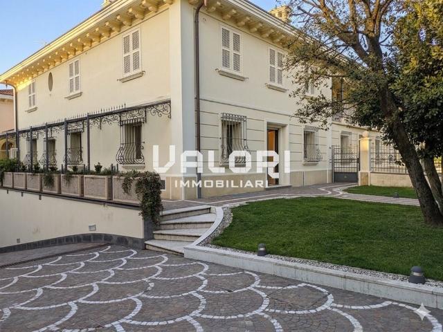 Villa Indipendente in affitto a Unione della Romagna Faentina, Faenza