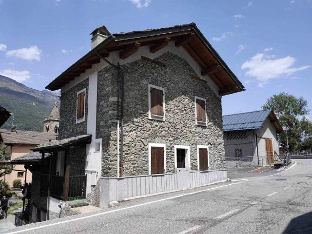 Villa Indipendente in affitto a Fenis, Aosta