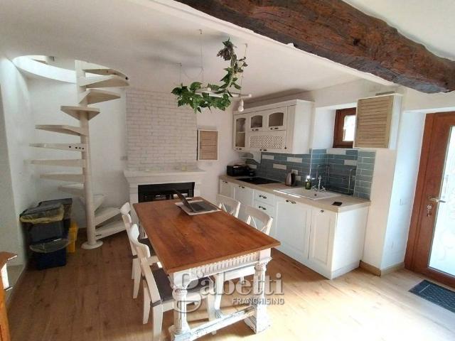 Villa Indipendente in affitto a Ferrazzano, Molise