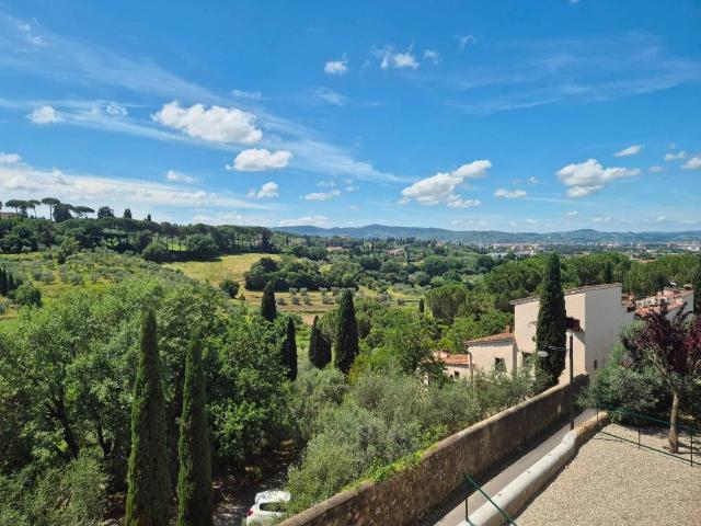 Villa Indipendente in affitto a Quartiere 4, Firenze