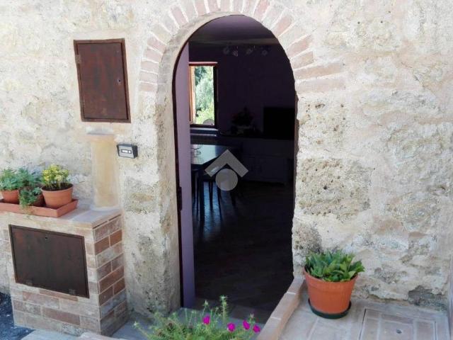 Villa Indipendente in affitto a Foligno, Umbria