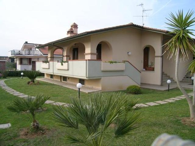 Villa Indipendente in affitto a Follonica, Toscana