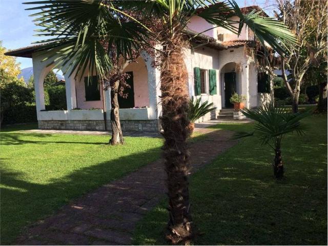 Villa Indipendente in affitto a Caranna, Forte Dei Marmi