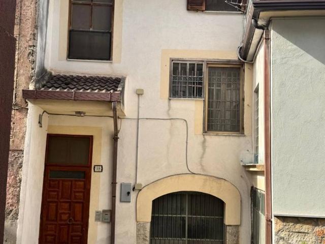 Villa Indipendente in affitto a Frasso Telesino, Campania