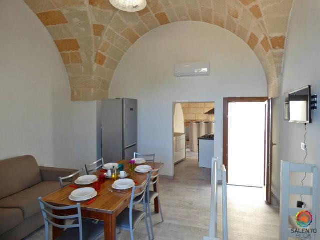 Villa Indipendente in affitto a Novaglie, Puglia