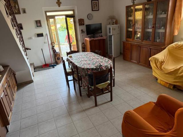 Villa Indipendente in affitto a San Lorenzo, Gualdo Tadino