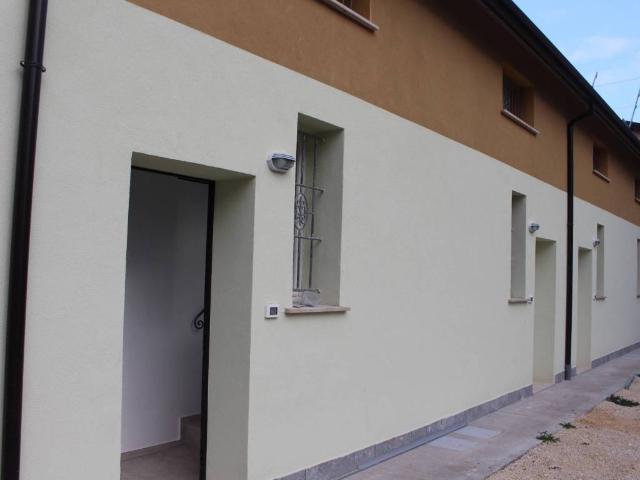 Villa Indipendente in affitto a Villaggio, Imola