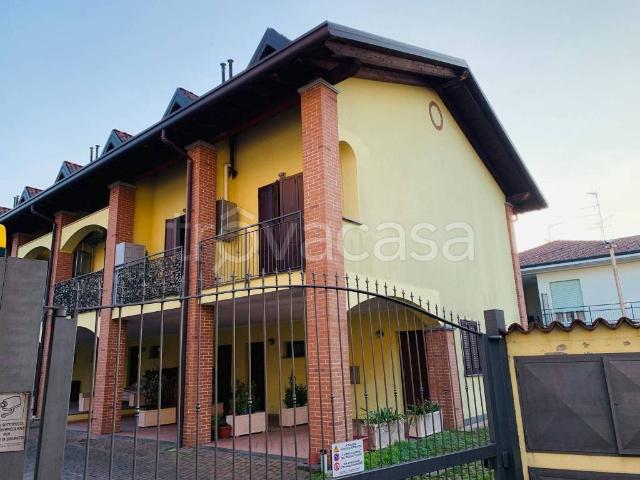Villa Indipendente in affitto a Jerago Con Orago, Lombardia