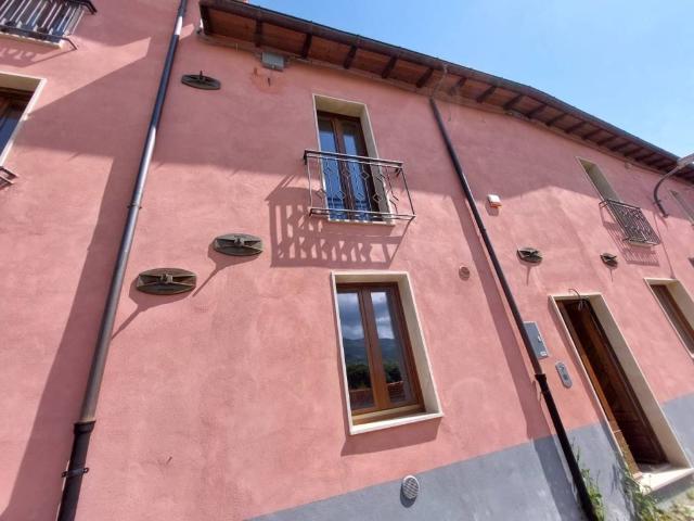 Villa Indipendente in affitto a Tornimparte, Abruzzo