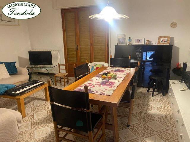 Villa Indipendente in affitto a Dogana, Luni