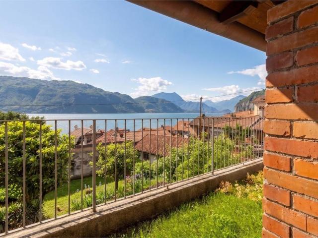 Villa Indipendente in affitto a Mandello Del Lario, Lombardia