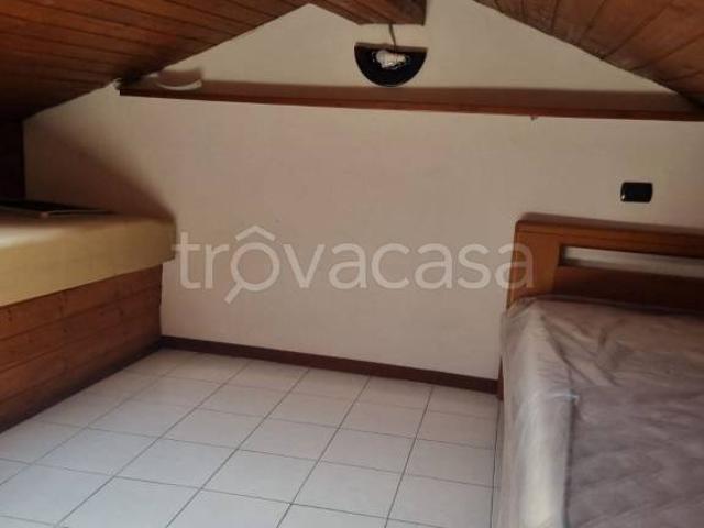 Villa Indipendente in affitto a Merone, Como