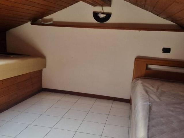 Villa Indipendente in affitto a Merone, Como