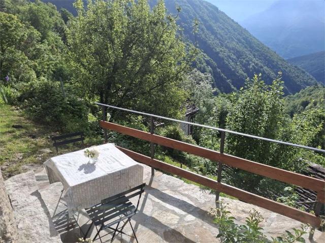 Villa Indipendente in affitto a Bannio Anzino, Piemonte