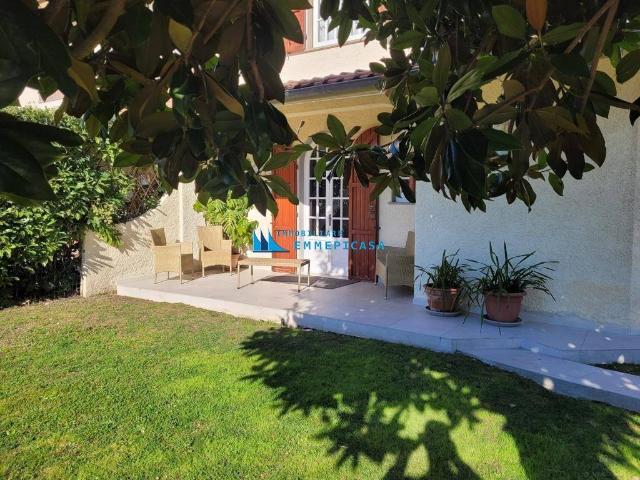 Villa Indipendente in affitto a Montignoso, Toscana