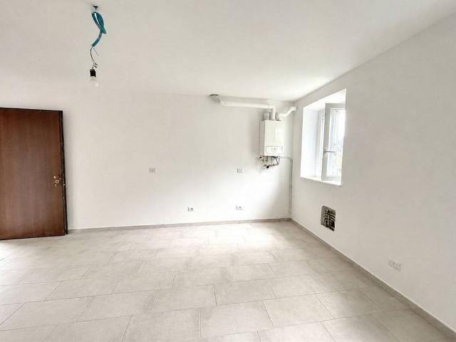 Villa Indipendente in affitto a Montonate, Mornago