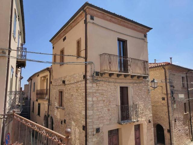 Villa Indipendente in affitto a Morrone Del Sannio, Molise
