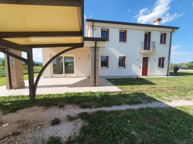 Villa Indipendente in affitto a Bosco Di Nanto, Veneto