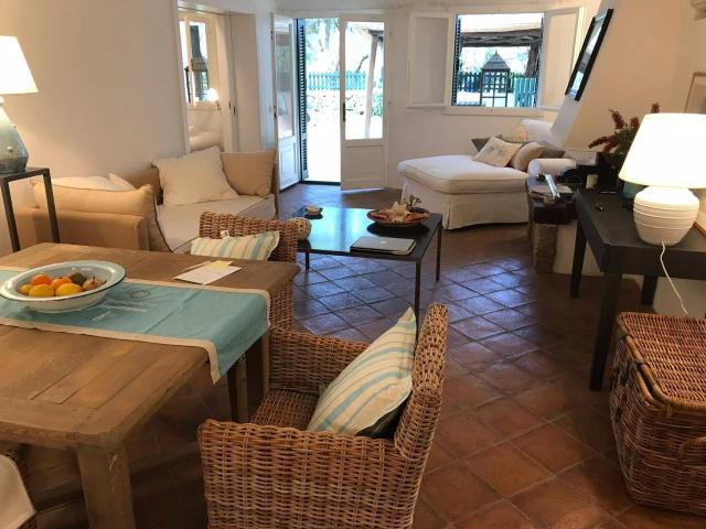Villa Indipendente in affitto a San Pantaleo, Sardigna/Sardegna