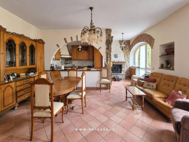 Villa Indipendente in affitto a Oriolo Romano, Lazio