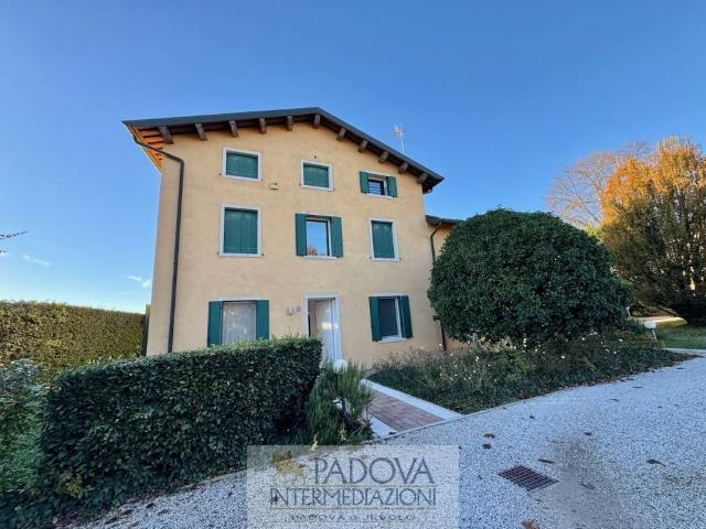 Villa Indipendente in affitto a Paltana, Padova