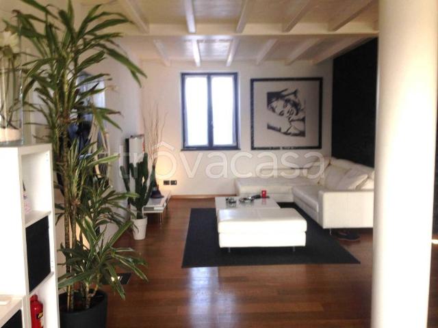 Villa Indipendente in affitto a Fabbreria, Campello Sul Clitunno