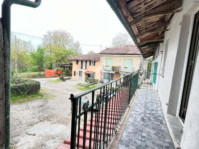 Villa Indipendente in affitto a Piemonte, Asti