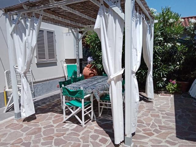 Villa Indipendente in affitto a Tonfano, Toscana