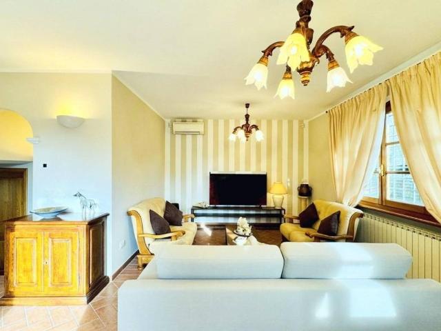 Villa Indipendente in affitto a Marina di Pietrasanta, Tonfano