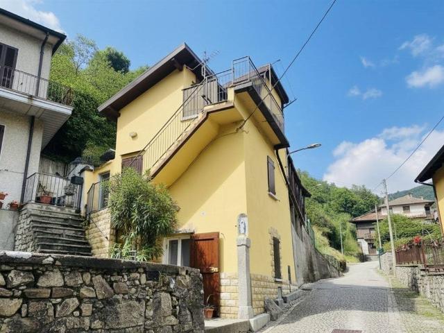 Villa Indipendente in affitto a Comunità montana del Sebino bresciano, Pisogne