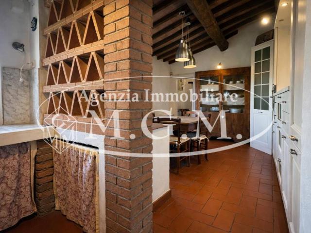 Villa Indipendente in affitto a Pontedera, Toscana